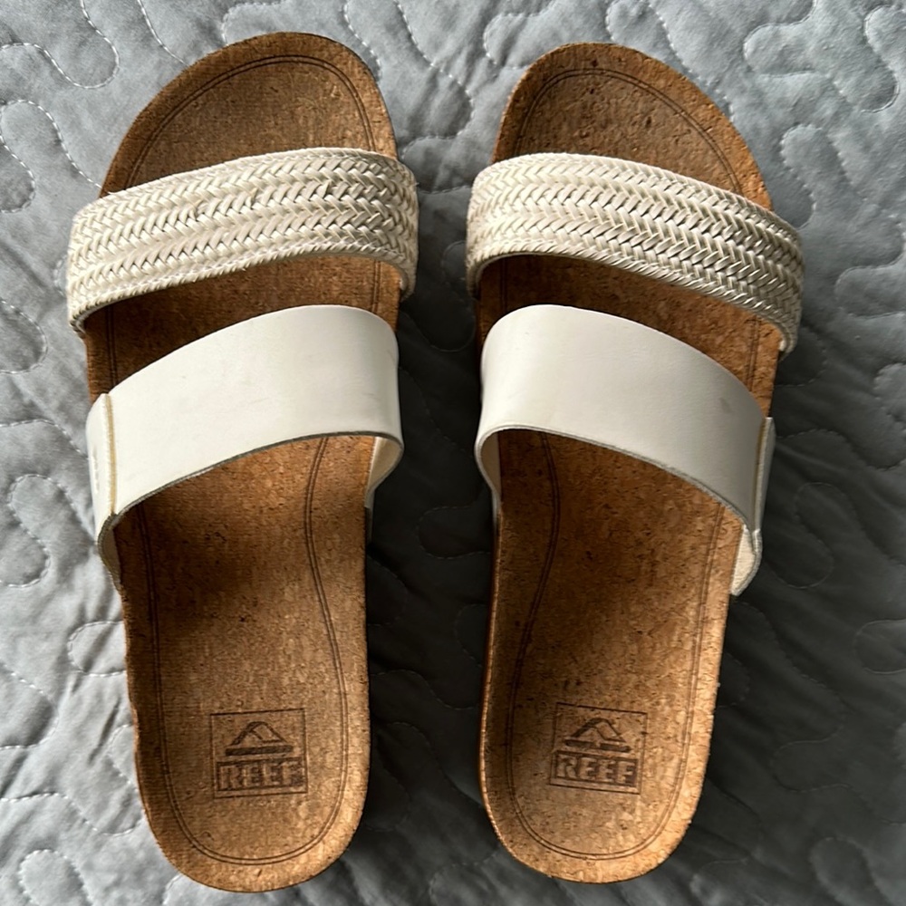 Reef Women's Cream and Tan Slide Sandals